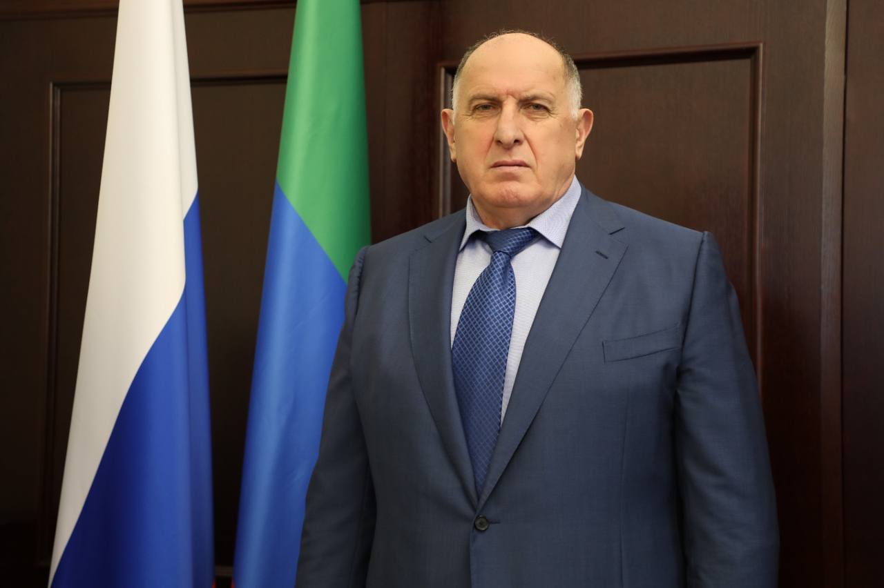 Абдулмуслим Абдулмуслимов поздравил дагестанцев с Днем единства народов республики