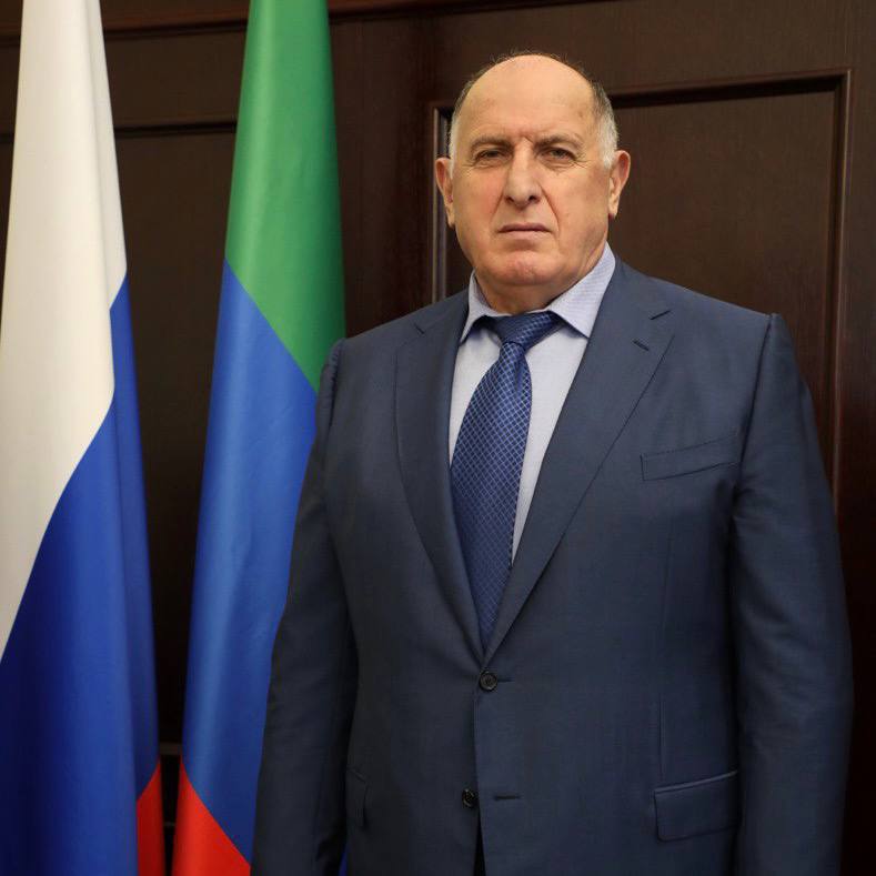 Абдулмуслим Абдулмуслимов поздравил работников транспортного комплекса с профессиональным праздником