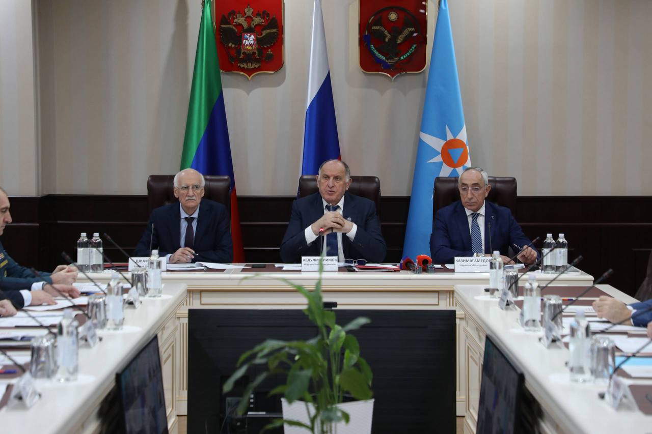 Органы власти Дагестана перейдут на повышенный режим готовности в период новогодних выходных