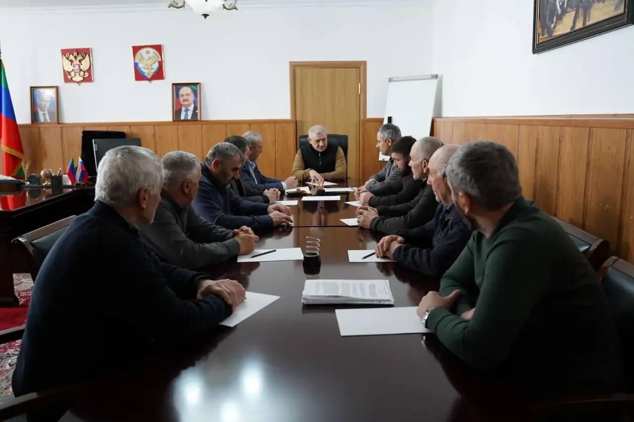 Ризван Газимагомедов провёл выездное совещание в Ботлихском районе