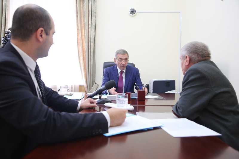 Абдусамад Гамидов провел прием граждан