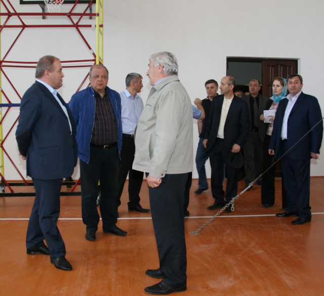 M.Меджидов совершил рабочую поездку в Курахский и Сулейман-Стальский районы республики