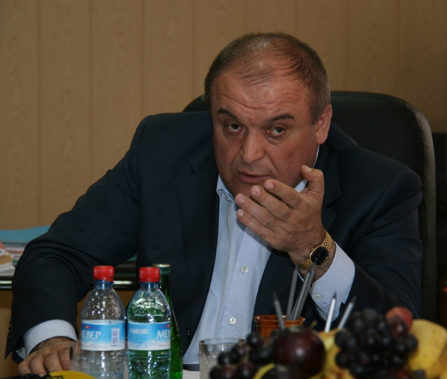 M.Меджидов совершил рабочую поездку в Курахский и Сулейман-Стальский районы республики