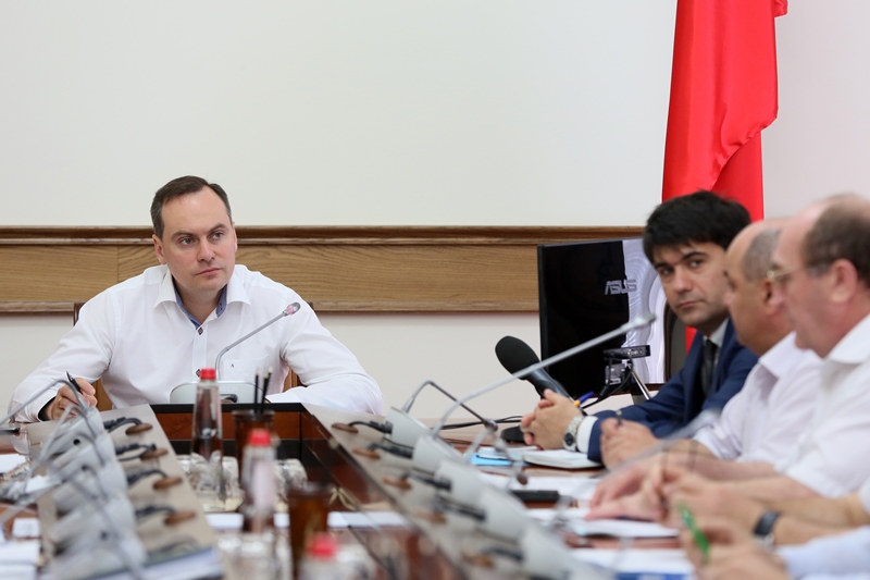 Вопросы функционирования Дагфос и Кикунинского консервного завода обсуждены в Правительстве РД