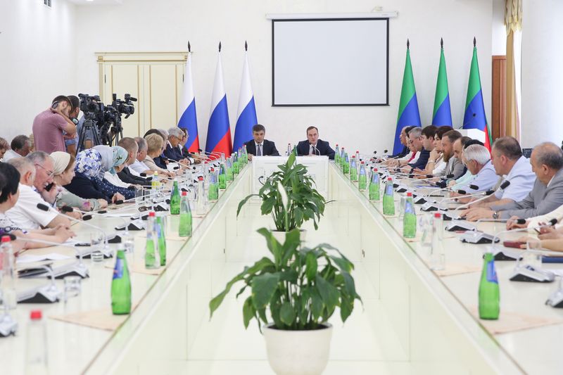 Под руководством Артёма Здунова и Дмитрия Морозова в Дагестане обсуждена тема охраны здоровья детей