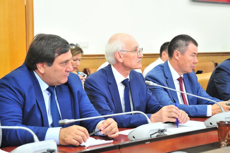 Рамазан Джафаров встретился с делегацией МАИБ и инвесторами из Турции