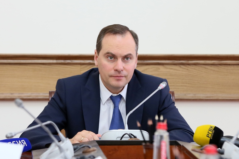 Под руководством Артёма Здунова обсудили меры по устранению нарушений в сфере деятельности розничных рынков