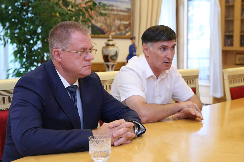 В Правительстве РД обсудили меры по налаживанию бесперебойных железнодорожных перевозок