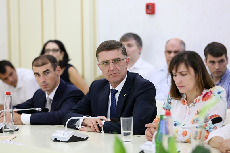 Врио Главы Дагестана встретился с победителями конкурса управленцев «Мой Дагестан»