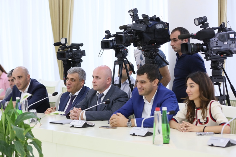 Врио Главы Дагестана встретился с победителями конкурса управленцев «Мой Дагестан»