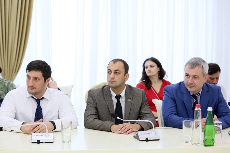 Врио Главы Дагестана встретился с победителями конкурса управленцев «Мой Дагестан»