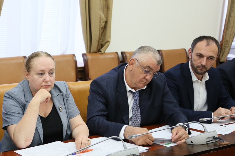 В правительстве Дагестана обсужден ход исполнения соглашений, заключенных с федеральными органами исполнительной власти