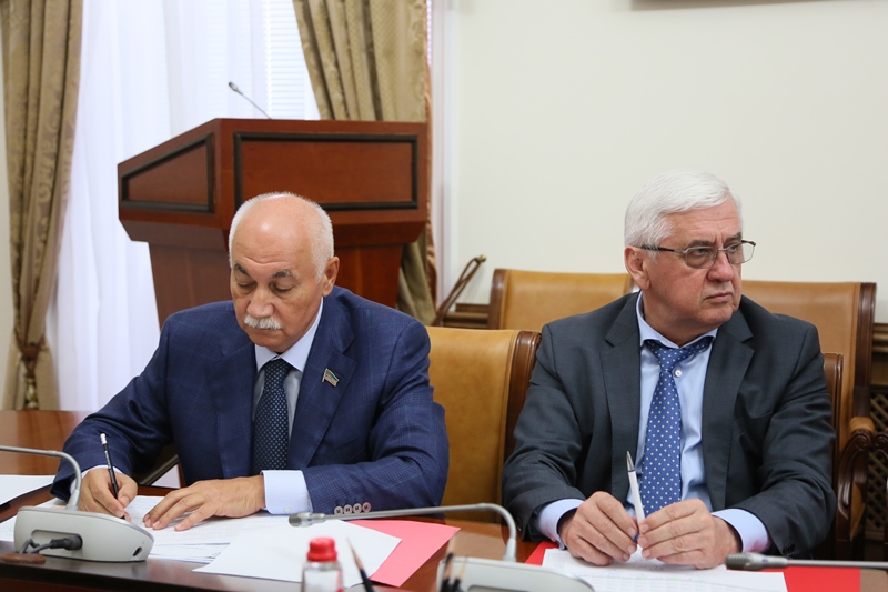 В правительстве Дагестана обсужден ход исполнения соглашений, заключенных с федеральными органами исполнительной власти