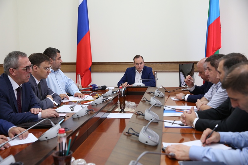 Обсужден ход проведения работ по подключению к сети Интернет медицинских организаций Дагестана