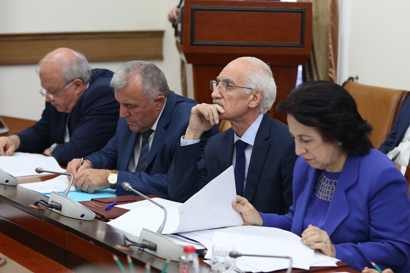 Обсужден прогноз социально-экономического развития республики на 2019 год и плановый период до 2024 года