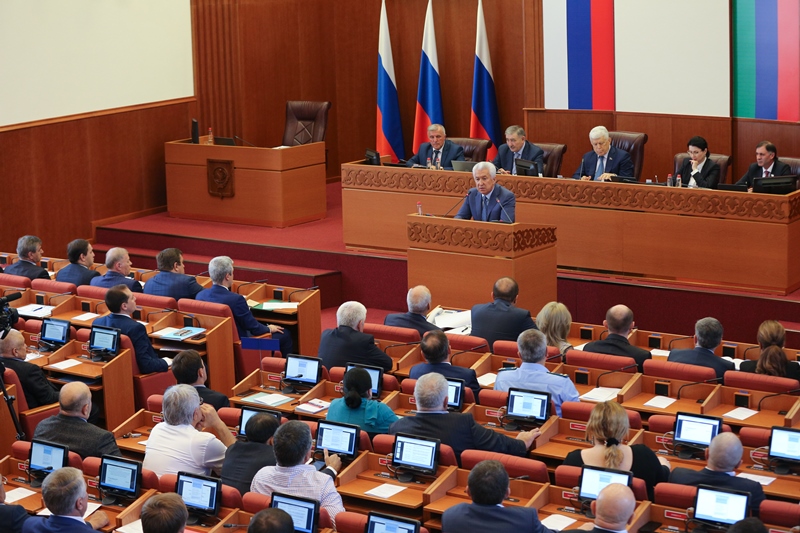 Парламент Дагестана поддержал кандидатуру Артёма Здунова на должность Председателя Правительства РД