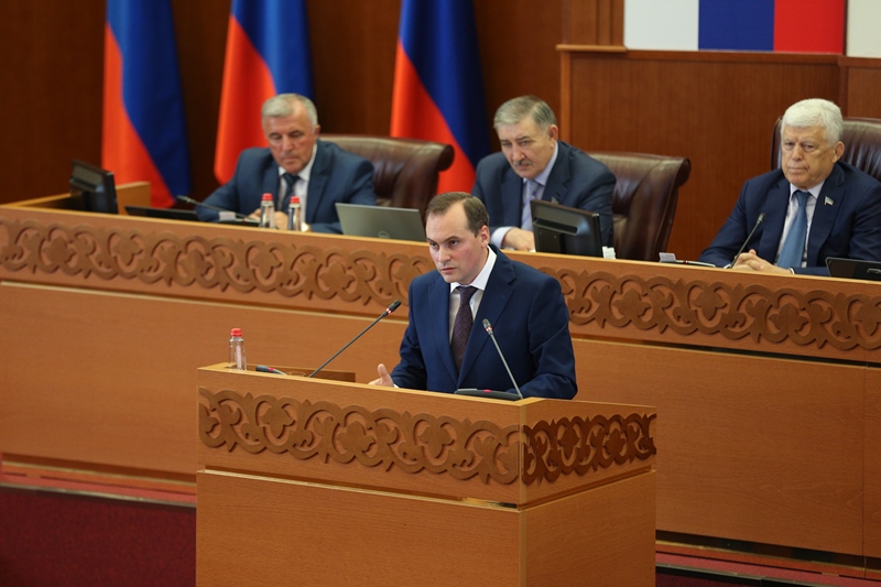 Парламент Дагестана поддержал кандидатуру Артёма Здунова на должность Председателя Правительства РД