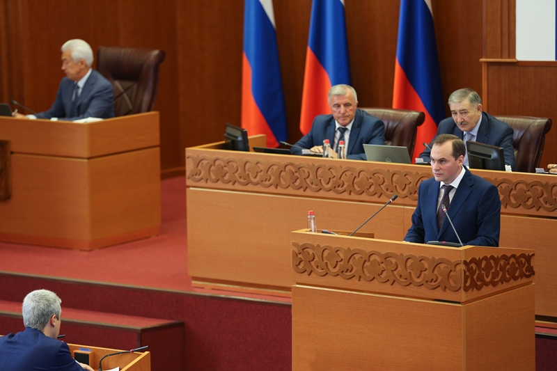 Парламент Дагестана поддержал кандидатуру Артёма Здунова на должность Председателя Правительства РД