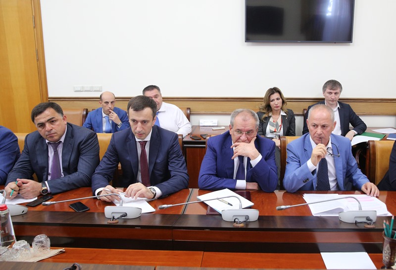 В Правительстве Дагестана обсудили вопросы перехода на новую систему обращения с твердыми коммунальными отходами