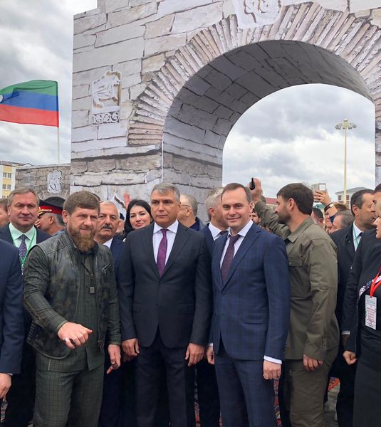 Артём Здунов поздравил Главу Чечни и братский народ с 200-летием города Грозный