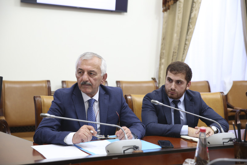 Вопросы реконструкции центральной площади Махачкалы обсудили в Правительстве Дагестана