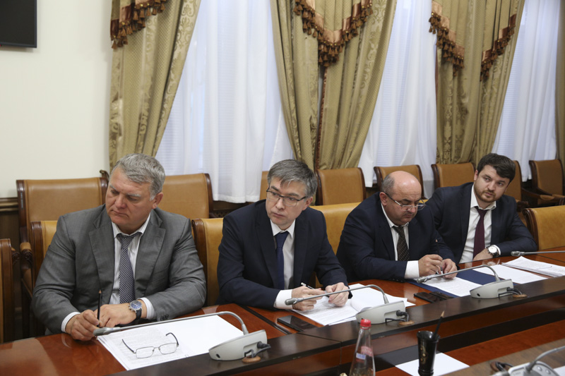 Инвентаризацию газовых сетей и реструктуризацию задолженности «Газпром газораспределение Дагестан» перед республикой обсудили в Правительстве Дагестана