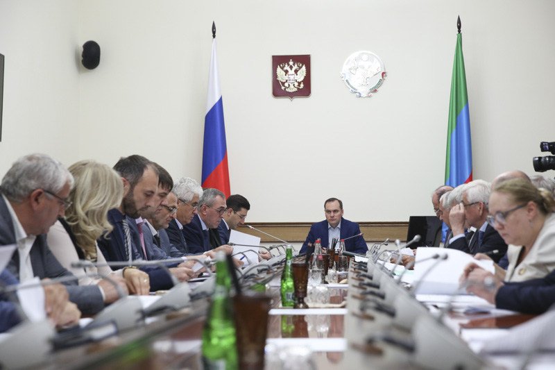 Ход реализации госпрограмм РФ обсудили в Правительстве Дагестана