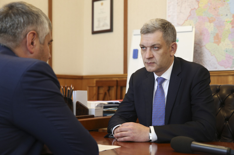 Владимир Иванов встретился с новым главой Цунтинского района Дагестана Шамилем Магомедовым