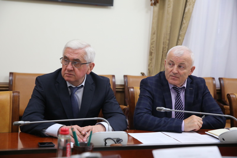 Формирование базы респондентов для оценки инвестиционного климата в РД обсудили в Правительстве региона