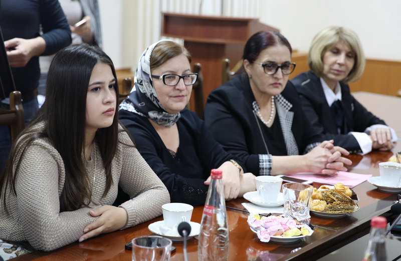 Уммупазиль Омарова встретилась с победителями регионального чемпионата «Абилимпикс»