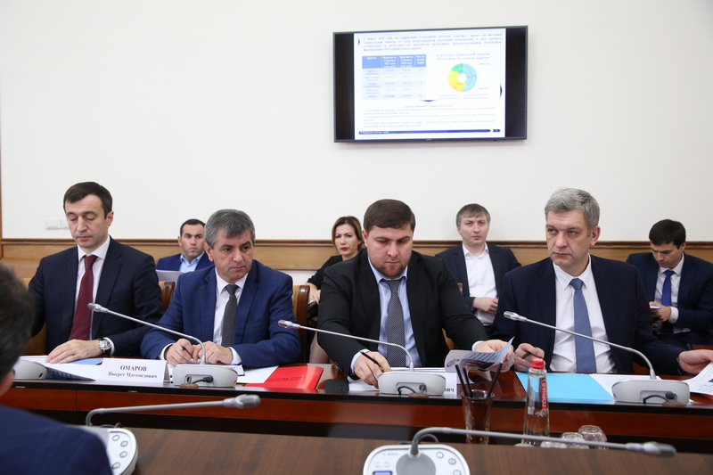 Под руководством Артёма Здунова обсудили уплату налоговых платежей предприятиями строительной отрасли республики