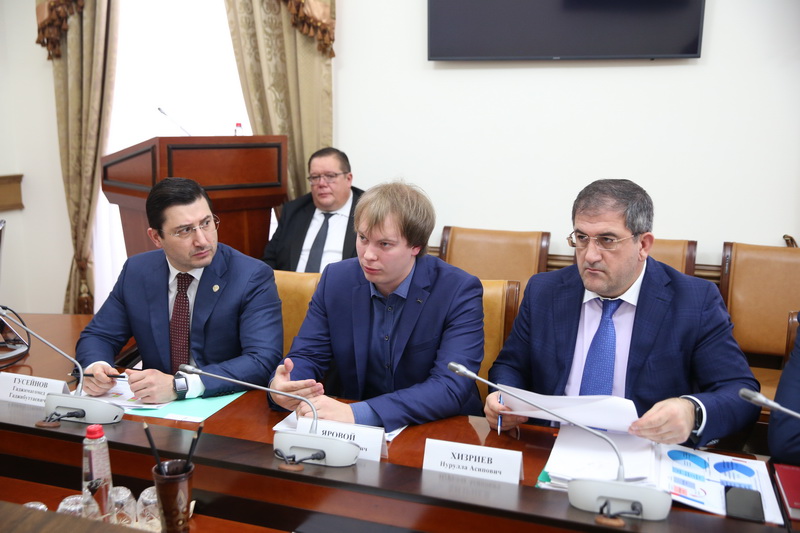 Под руководством Артёма Здунова обсудили уплату налоговых платежей предприятиями строительной отрасли республики