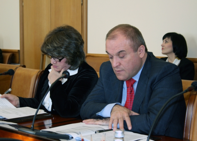Правительство РД обсудило ряд актуальных вопросов, в том числе и республиканский бюджет на 2011 год