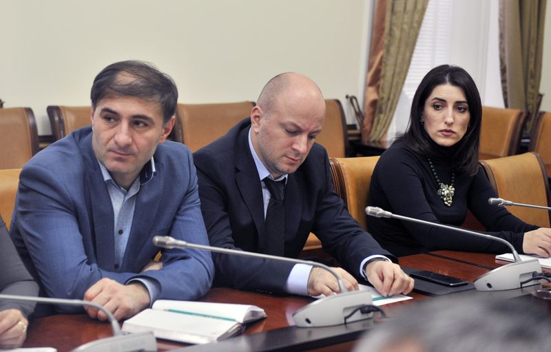 Под руководством Гаджимагомеда Гусейнова состоялось совещание по вопросу перехода на новый порядок санкционирования расходов республиканского бюджета