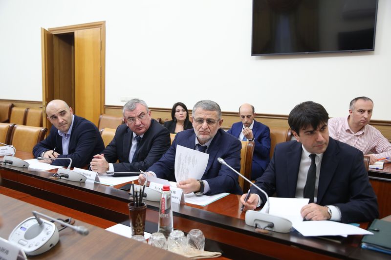 В Дербентском районе построят современный тепличный комбинат по производству томатов