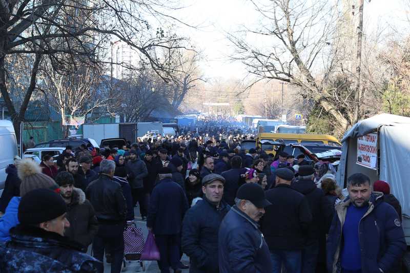 Артём Здунов и Владимир Иванов посетили сельскохозяйственную ярмарку в Махачкале
