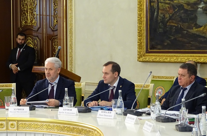 Премьер Дагестана принял участие в заседании Совета при полпреде Президента РФ в СКФО