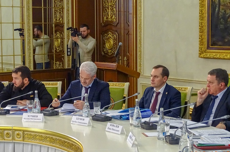 Премьер Дагестана принял участие в заседании Совета при полпреде Президента РФ в СКФО