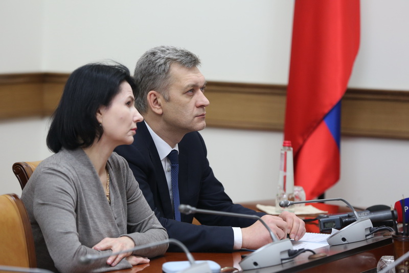 Артем Здунов провел итоговое заседание Правительства РД