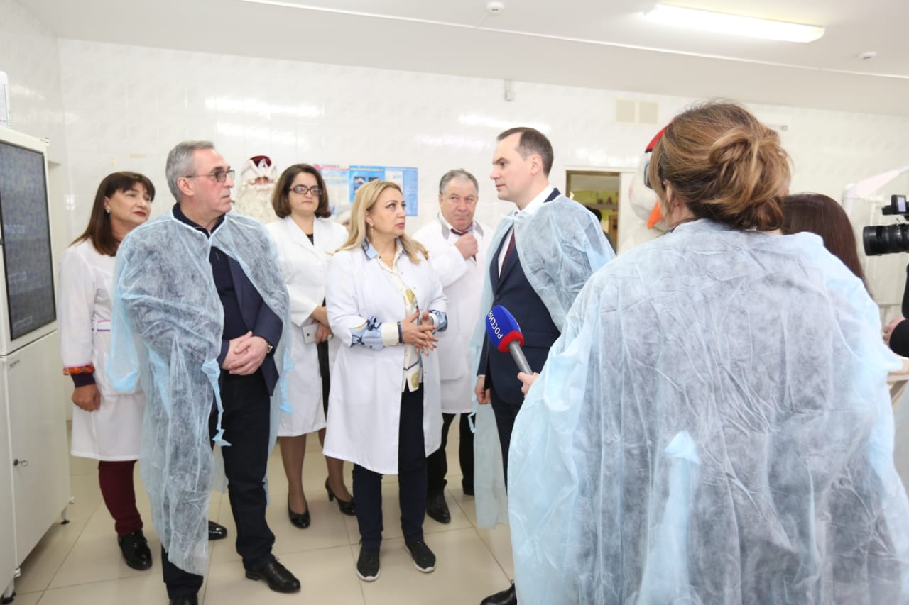 Артем Здунов  поздравил с Новым годом пациенток перинатального центра «Мама Патимат»