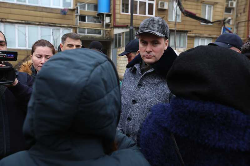 Артём Здунов провел оперативное совещание в связи с ЧС в г. Дербенте