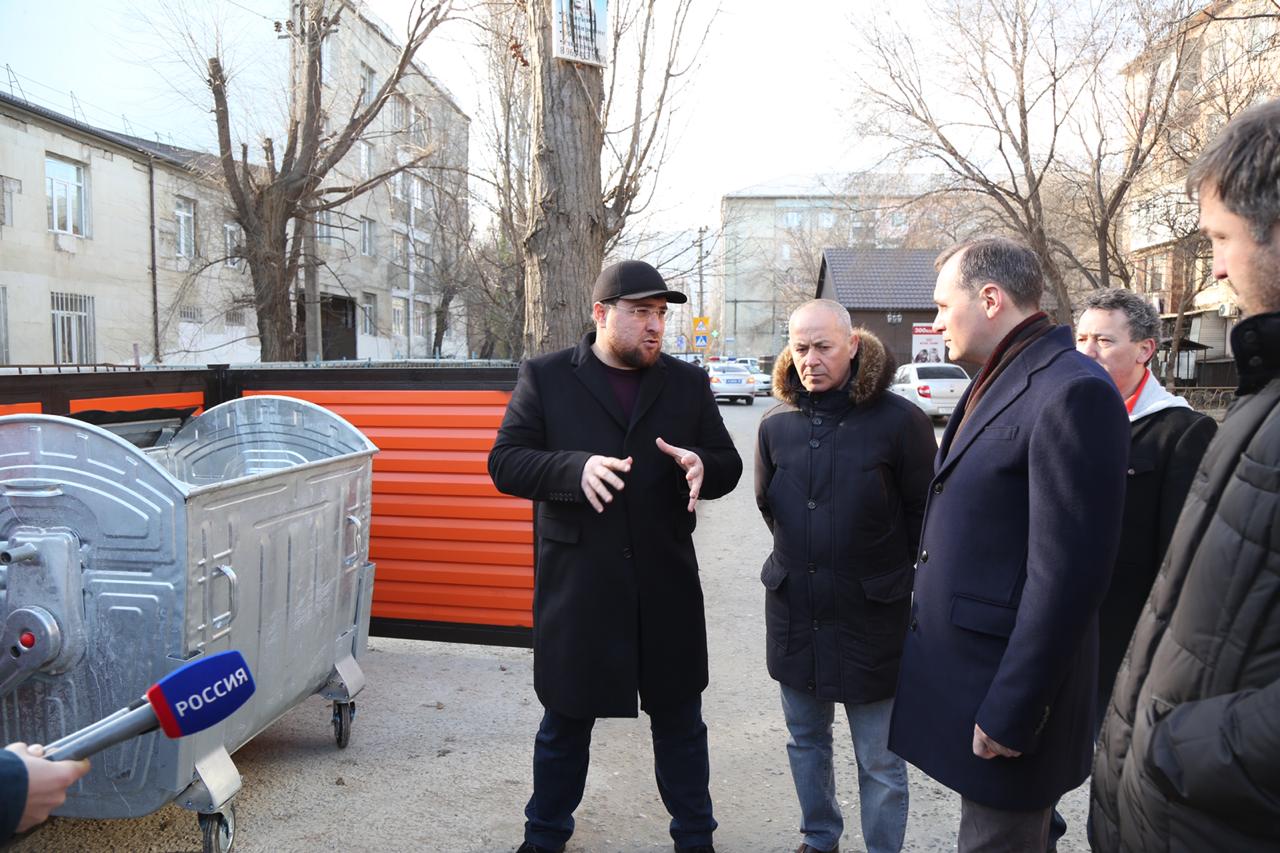 Артём Здунов проинспектировал г.Махачкалу в связи с реализацией программы по переходу на новую систему обращения с отходами