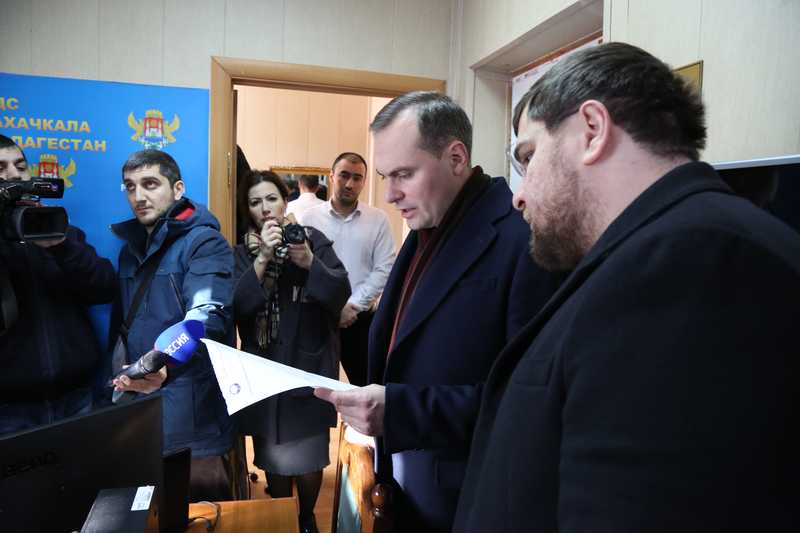 Артём Здунов проверил работу главных городских коммунальных служб Махачкалы