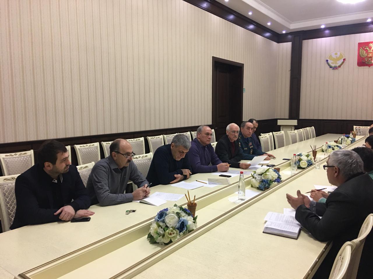 В Дербенте активно, в круглосуточном режиме, ведется восстановление дома после пожара
