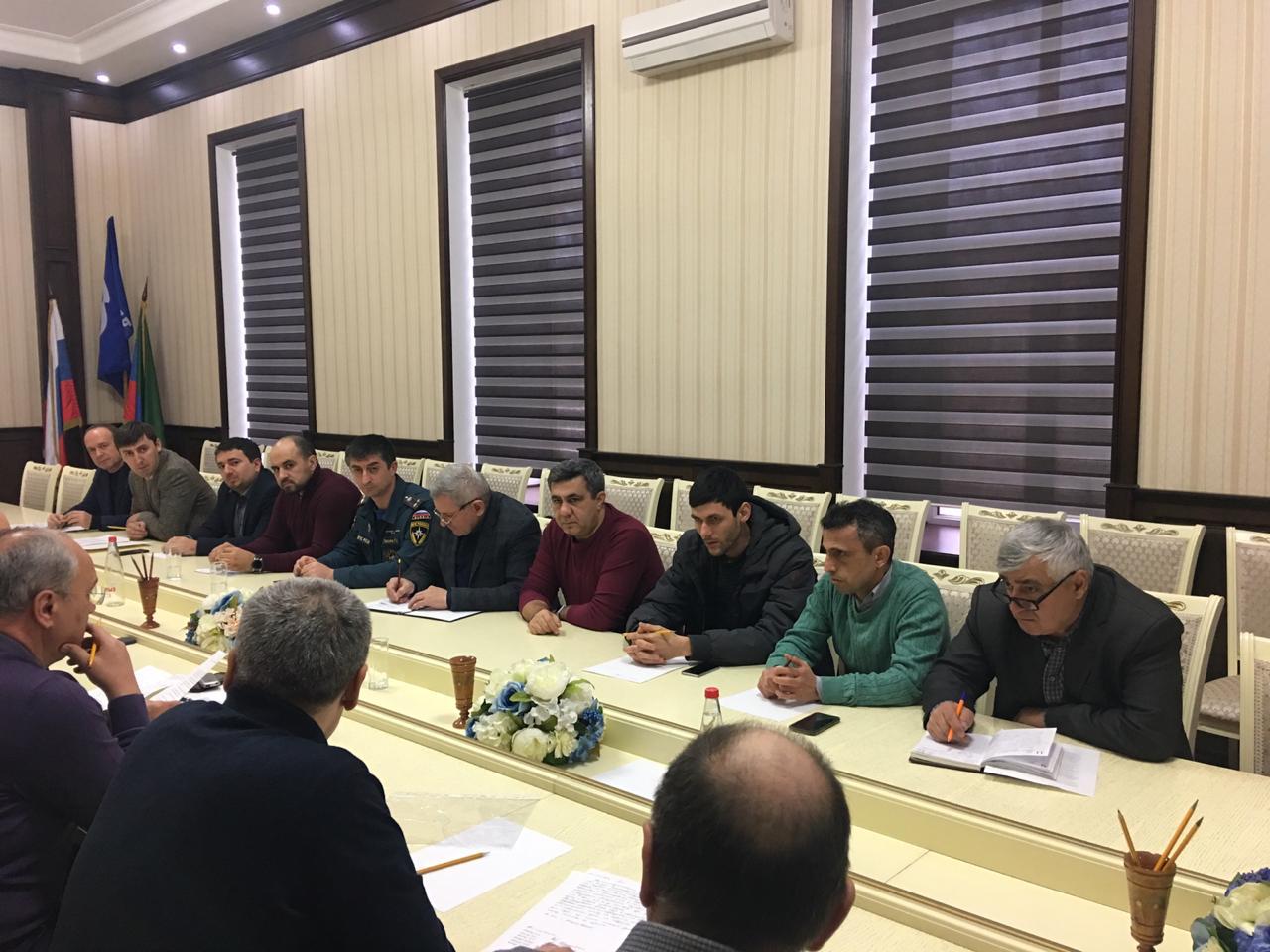В Дербенте активно, в круглосуточном режиме, ведется восстановление дома после пожара
