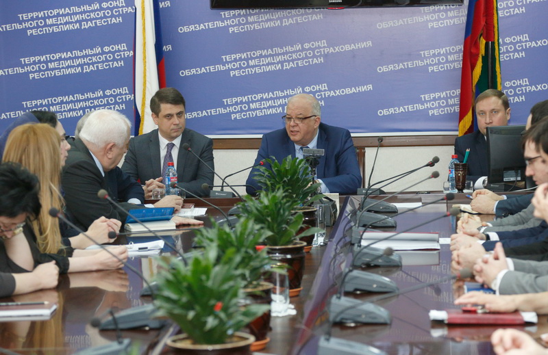 Коллективу ТФОМС РД представили нового руководителя