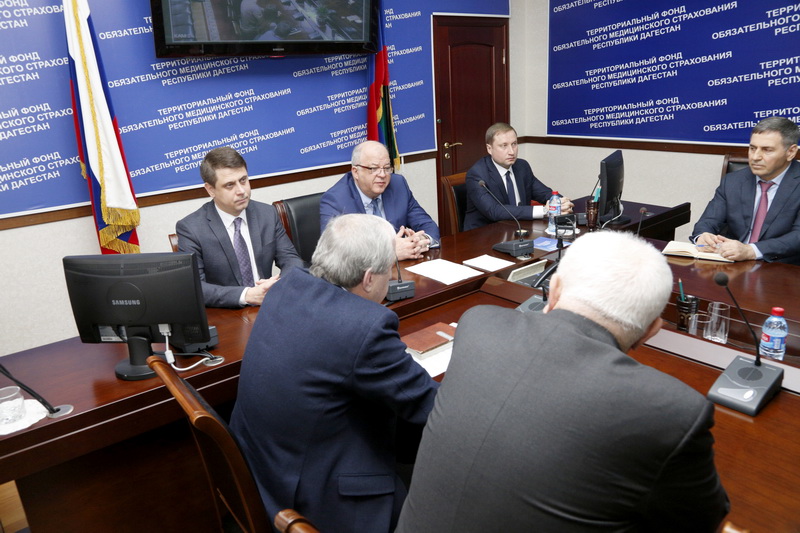 Коллективу ТФОМС РД представили нового руководителя