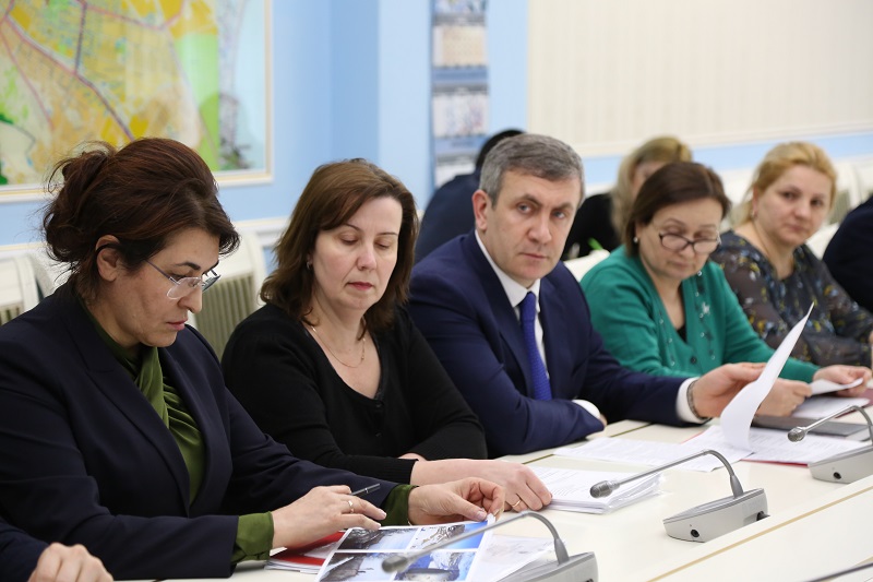 Под руководством Анатолия Карибова обсудили санитарно-противоэпидемическую ситуацию в республике