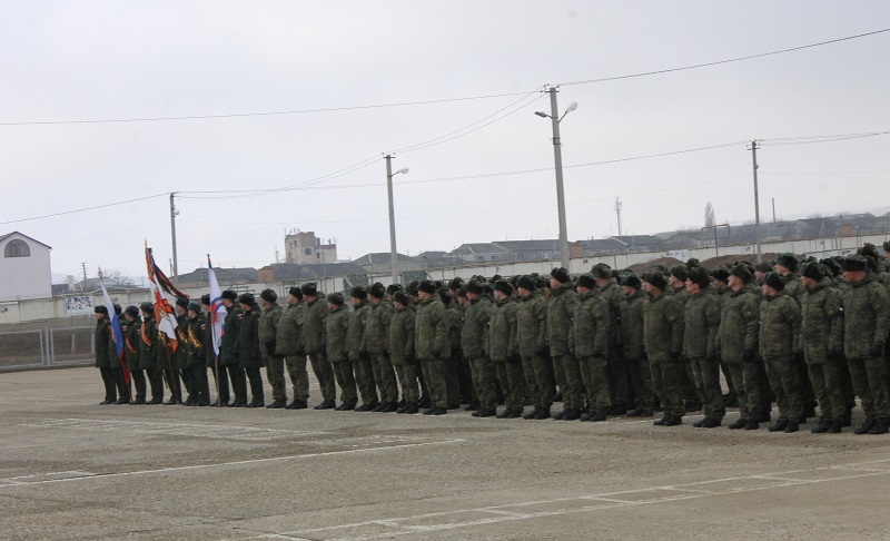 Торжественное собрание в честь возвращения военных полицейских из Сирии провели в Буйнакске