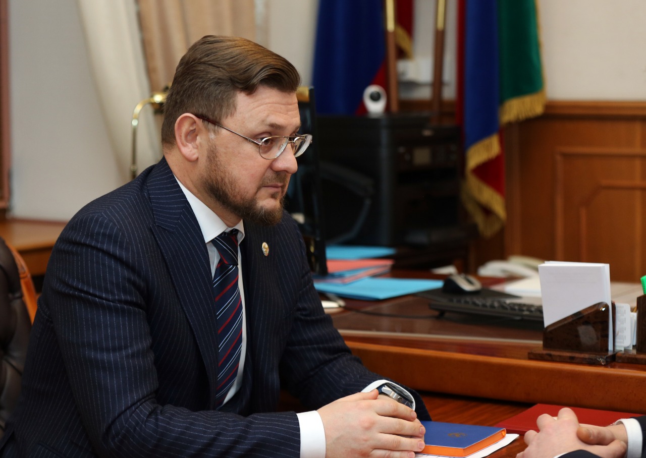 Владимир Иванов провел рабочую встречу с Салманом Дадаевым